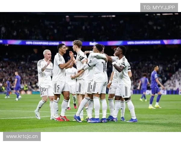 皇马晒照全力备战本菲卡欧冠大战