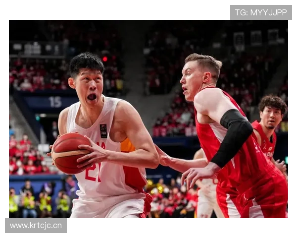 男篮逆转日本胡金秋庆祝队员欢腾