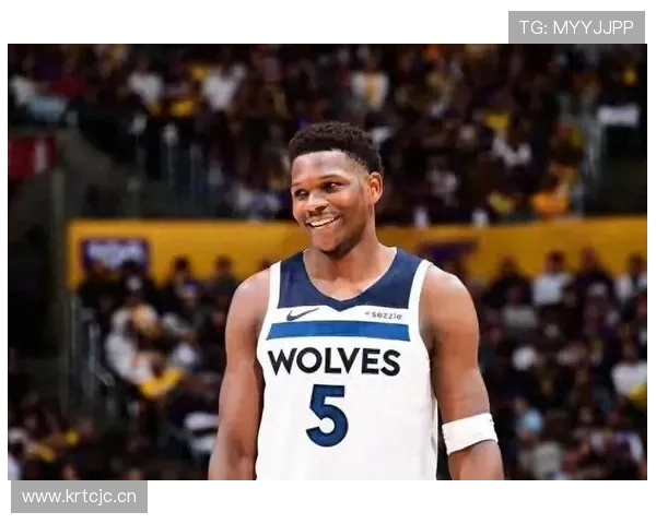 爱德华兹复出首秀爆笑替补原因 爱德华兹复出首秀爆笑替补原因